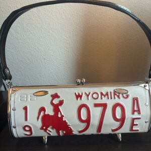 🐎 Never Used Little Earth Wyoming License Plate Truck purse